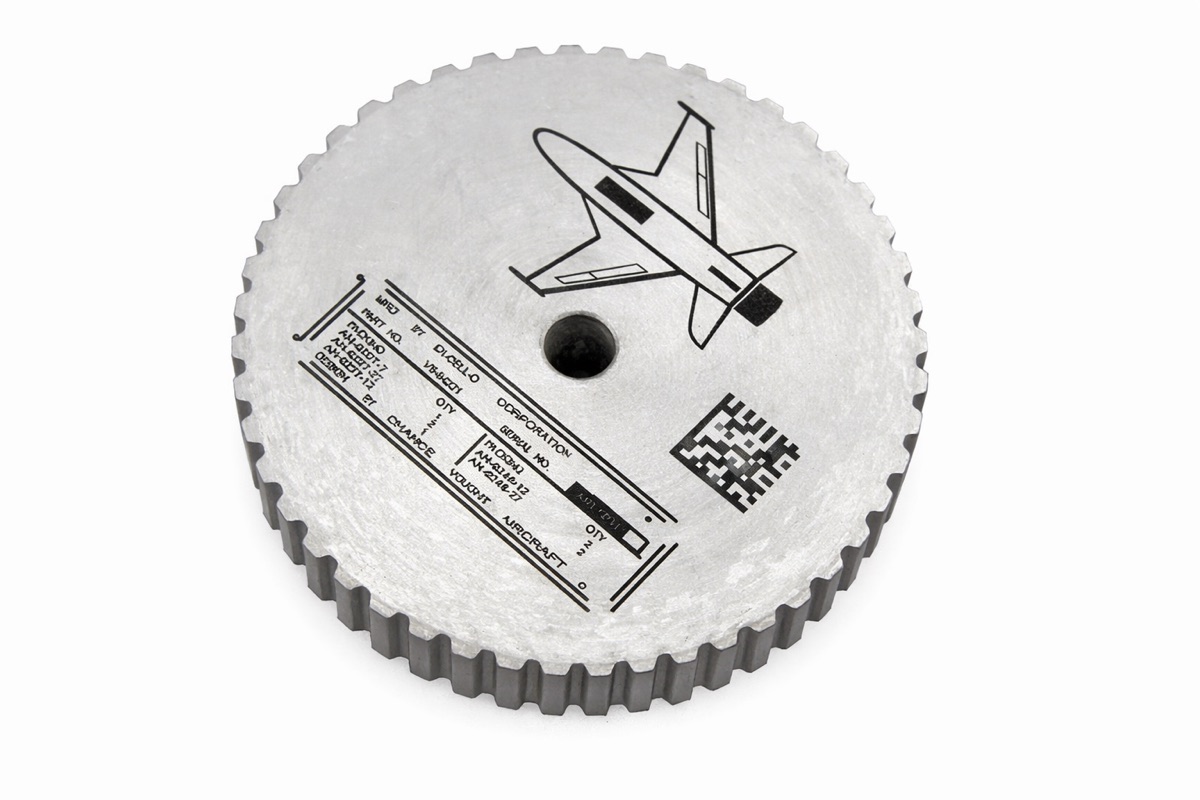 Aerospace component marked with graphics, data plate and data-matrix