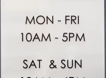 TRADING HOURS PANEL