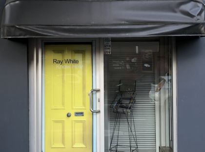 ENTRANCE WINDOW DOOR SIGN